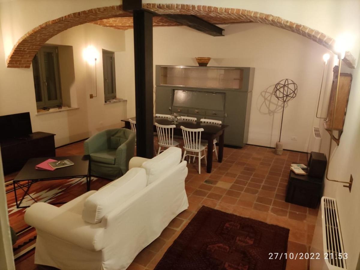 Appartamenti Presso Cascina La Melagrana คอสติจลิโอเล ดิอาสติ ภายนอก รูปภาพ